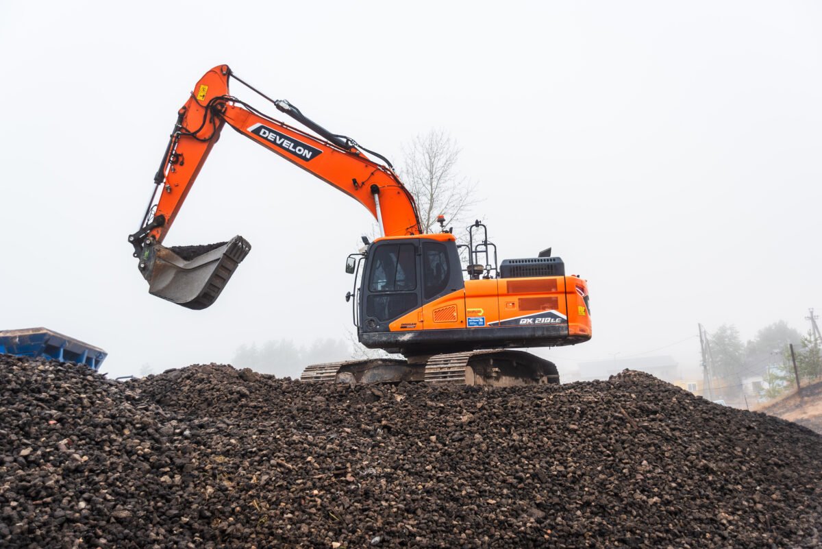 DEVELON DX210-7_karjeras24_nuoma2