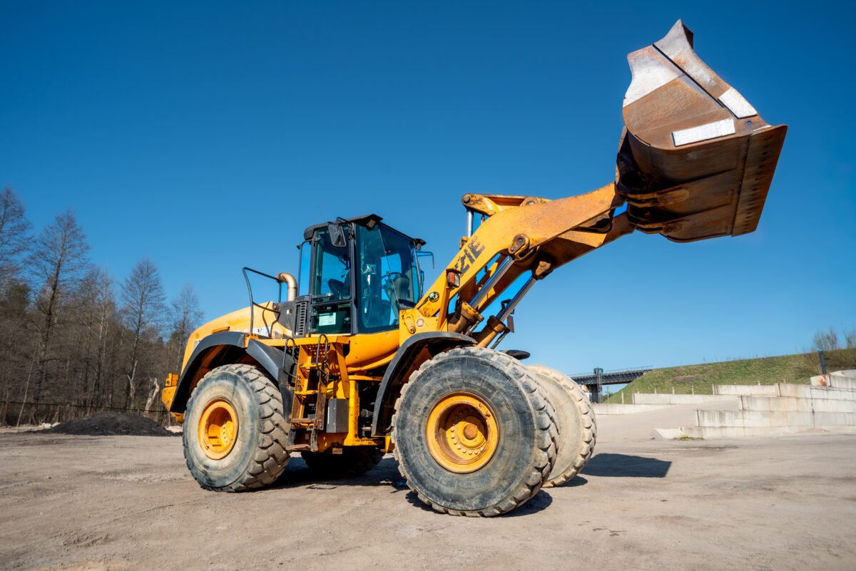 CASE 921E frontalinio krautuvo nuoma Vilniuje ir visoje Lietuvoje